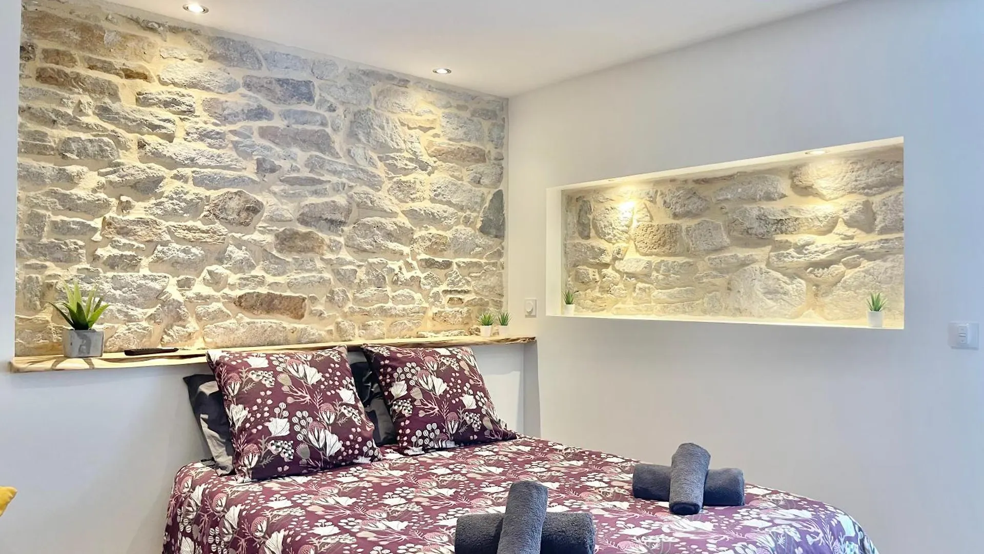 Апартаменты Le Calloch 1G - Wifi - Parking Facile - Gare Кемпер